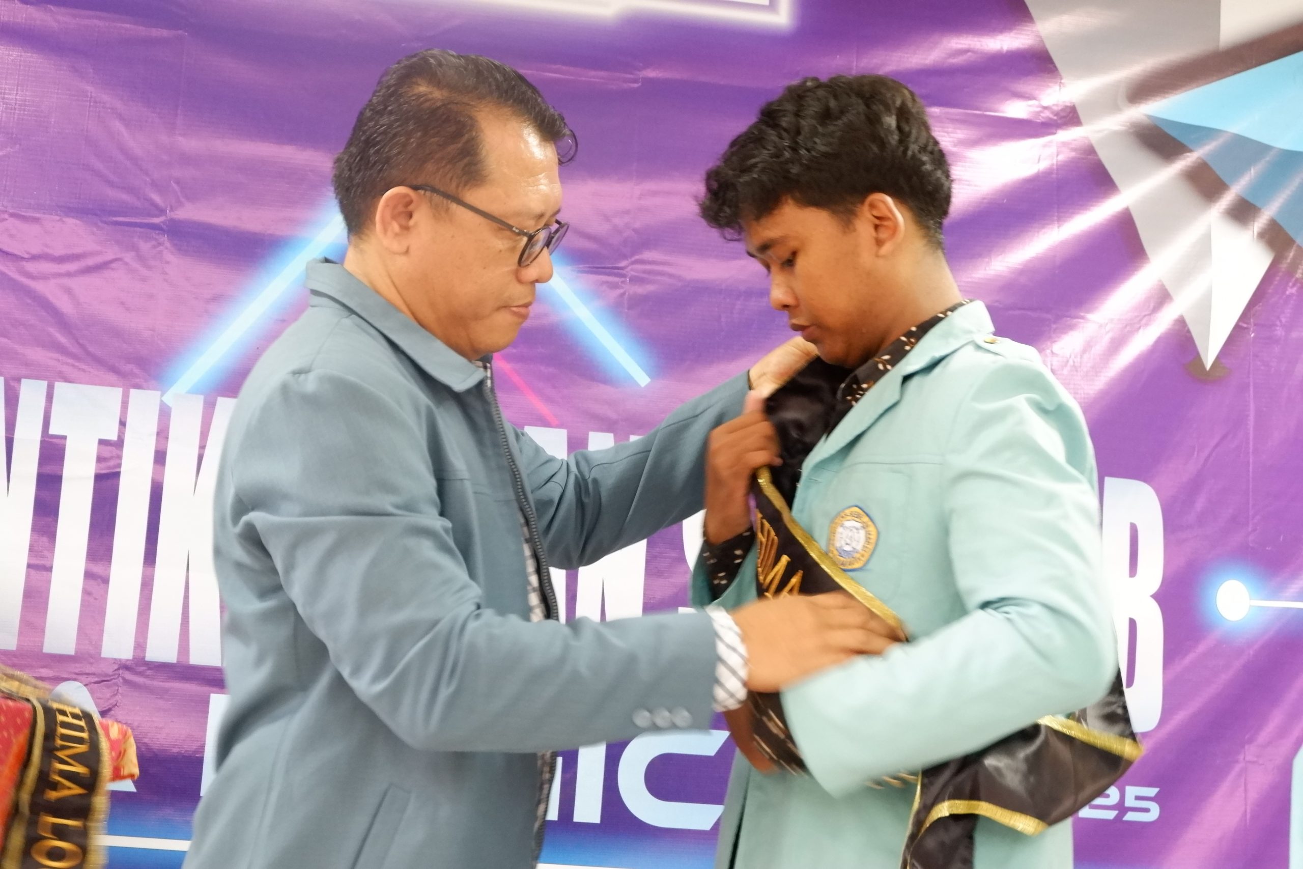 Estafet Kepemimpinan: Pelantikan dan Sertijab HIMA LOGIC FKIP UNS