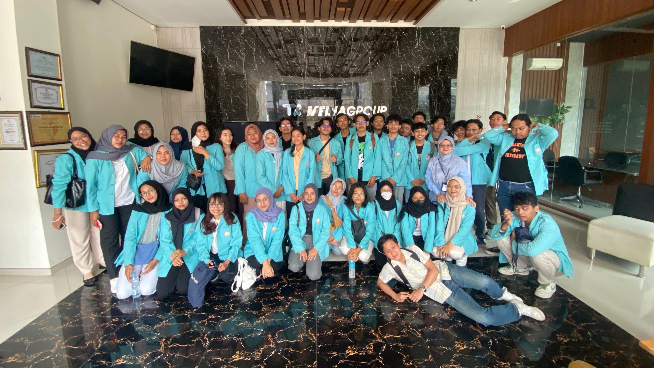 Eksplorasi Dunia Televisi: Mahasiswa S1 TP Kunjungi TATV