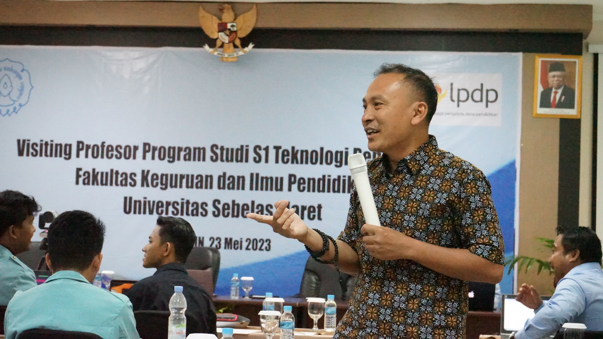 Visiting Professor “Teknik Pengambilan dan Analisis Data di Era Big Data”