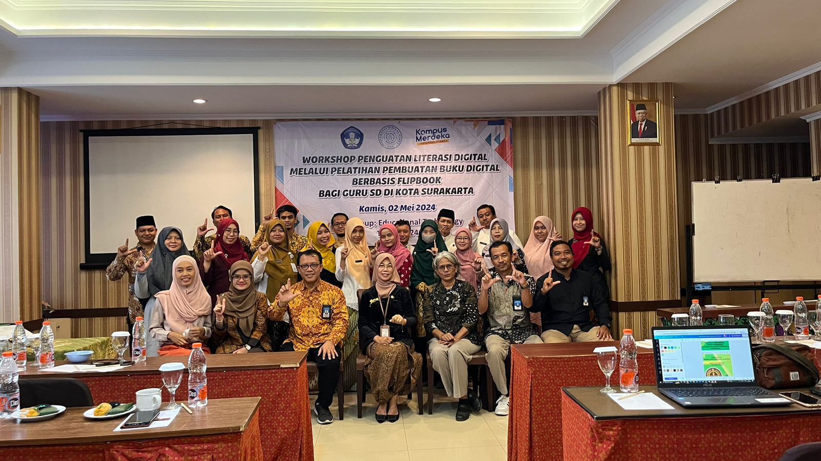 Workshop Penguatan Literasi Digital Melalui Pelatihan Pembuatan Buku Digital Berbasis Flipbook Bagi Guru SD di Kota Surakarta