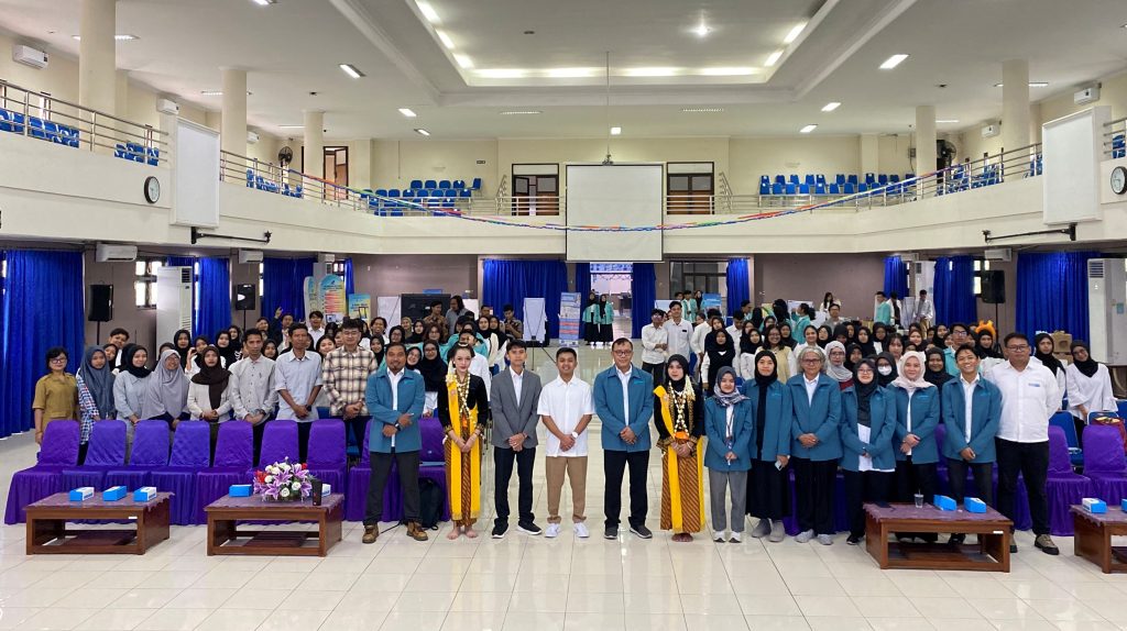 Education Technology Exhibition & Workshop: Membangun Edutechnopreneurs Muda FKIP UNS